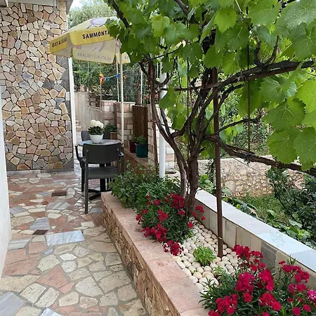 Apartment White Stone Ksamil